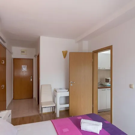 Apartman & Eva - One Bedroom With Terrace And Sea View Srednji